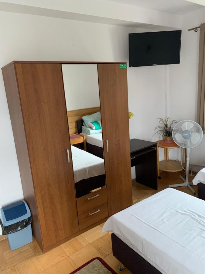 Kwatery Pracownicze Tolek Warsawa Bagian luar foto